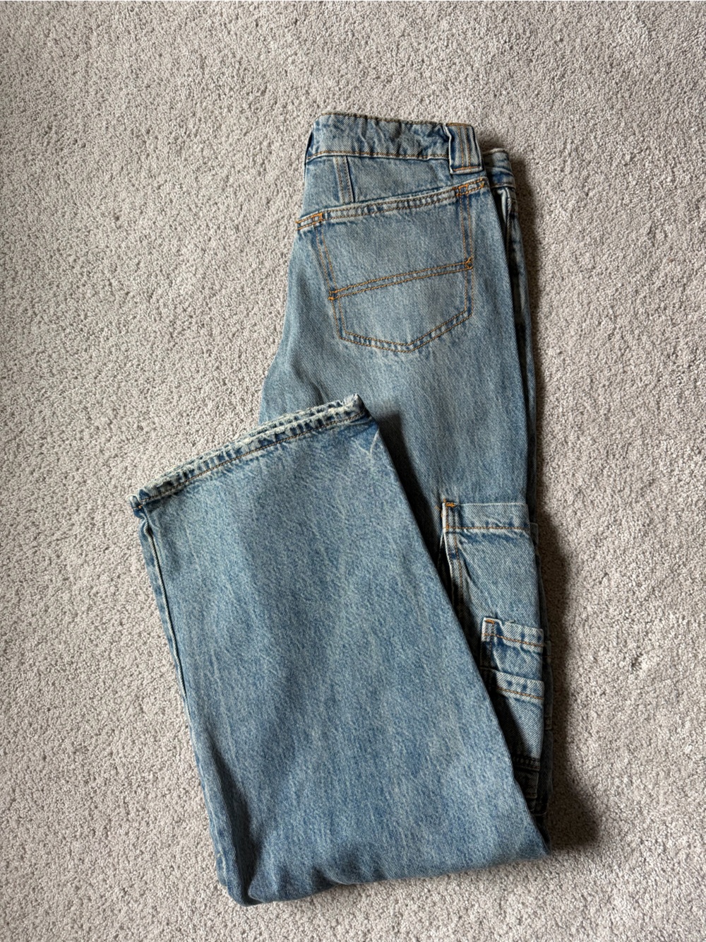 Women’s Light Wash Relaxed Jeans - Picture 5 of 5